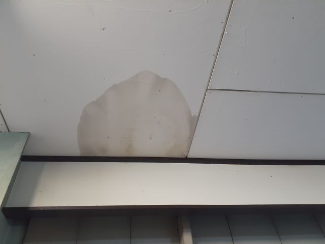 天井からの水漏れ